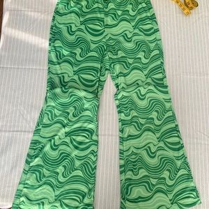 GREEN 70s FLARE LEGGINGS